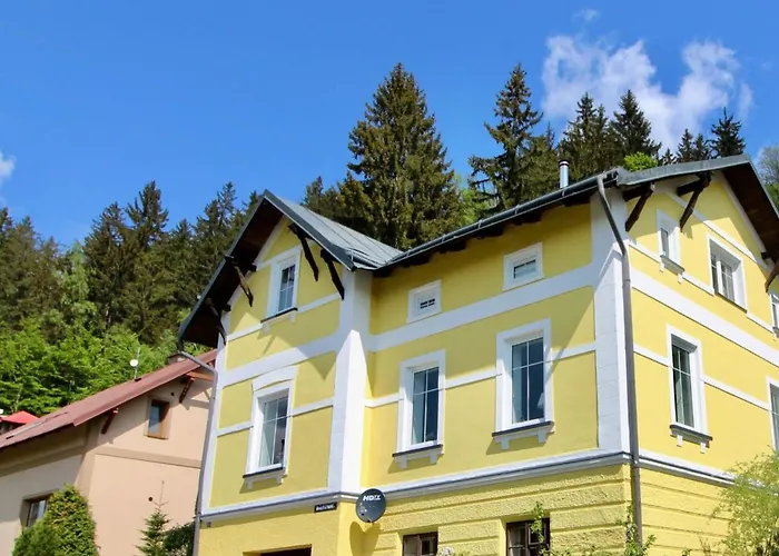 Hillside & Garden By Interhome