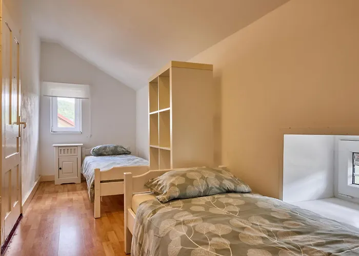 Hillside & Garden By Interhome